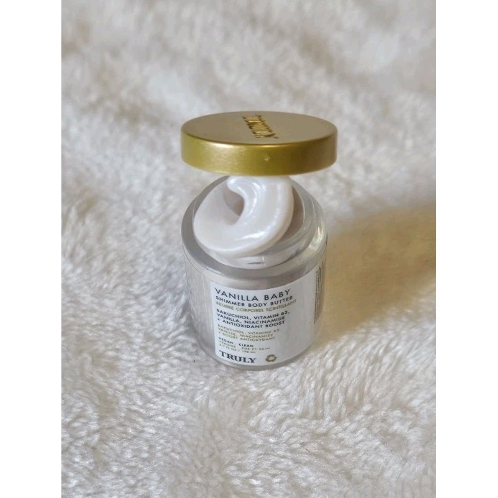 Zuru Mini Brands X Ulta Frozen Moment Truly Vanilla Baby Shimmer Body Butter Toy